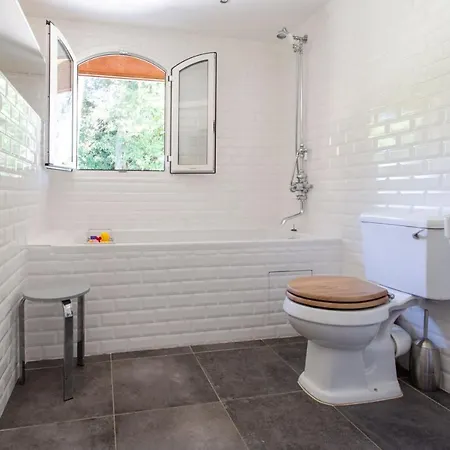 Les Trefles Furnished House Holiday home *